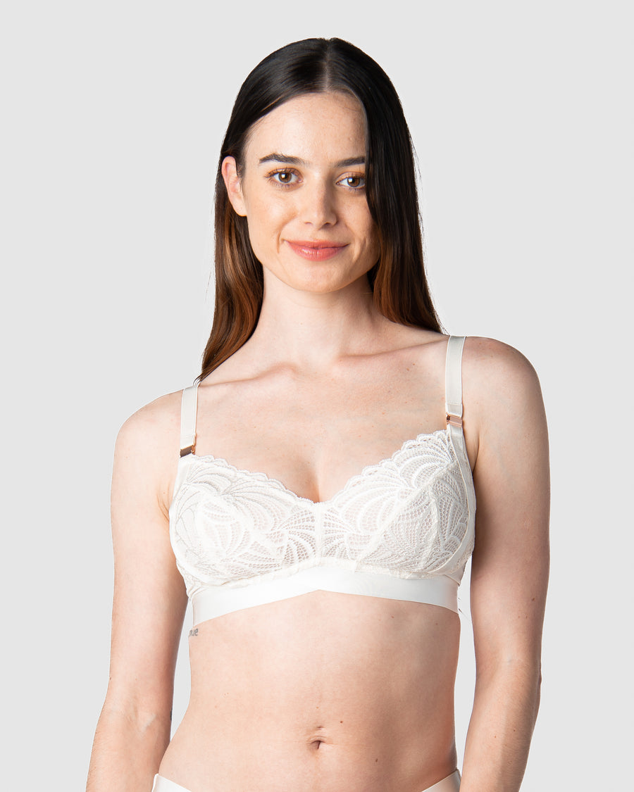 Meet Emily, a proud mama of 1, embracing the Warrior Soft Cup Ivory wirefree nursing and maternity bra. Engineered with multifit cups to accommodate the changing contours of the body during maternity and postpartum, this Hotmilk Lingerie AU creation draws on over 18 years of expertise. Experience the perfect blend of comfort and support tailored to enrich your breastfeeding journey