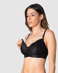 Meet Kami, mama of 2 and loyal enthusiast of Hotmilk Lingerie, showcasing the exquisite rose gold magnetic nursing clips on the Warrior Soft Cup Black nursing bra. This practical yet stunning feature enhances the functionality of the bra. With multifit cup sizing, it perfectly adapts to the changes in your pregnancy and postpartum shape, ensuring both comfort and style throughout your motherhood journey
